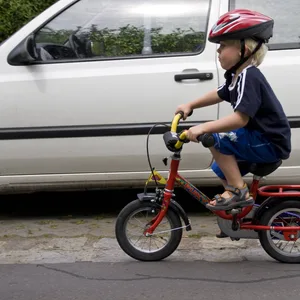 Kind auf Fahrrad