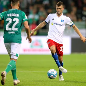 Jonas Meffert und der HSV könnten einen Tag früher als geplant auf Werder Bremen treffen.