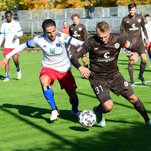 Die U23 des HSV trägt ihre Heimspiele auf der Wolfgang-Meyer-Sportanlage aus – die bald anders heißen soll.