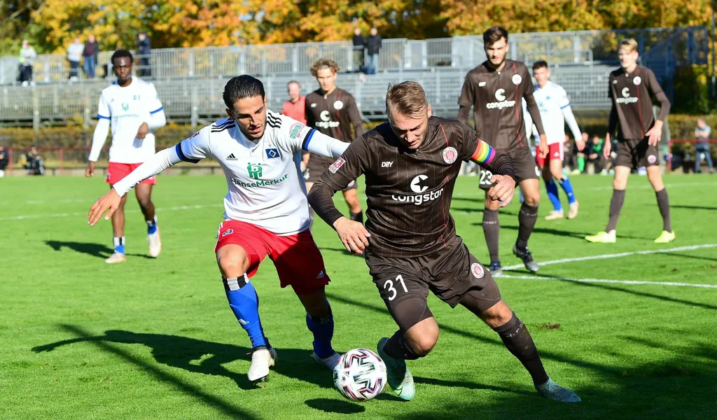 Die U23 des HSV trägt ihre Heimspiele auf der Wolfgang-Meyer-Sportanlage aus – die bald anders heißen soll.