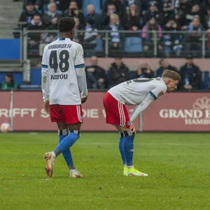 Faride Alidou und Sonny Kittel bei einem HSV-Spiel