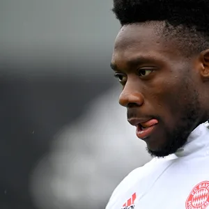 Alphonso Davies erleidet Herzmuskelentzündung.