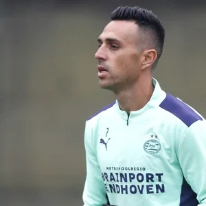 PSV Eindhoven Profi zum zweiten mal Opfer eines Einbruchs.