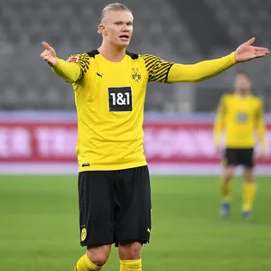 Haaland trifft doppelt gegen Freiburg