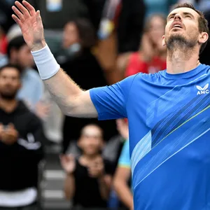 Andy Murray jubelt über seinen Erstrundensieg bei den Australien Open.