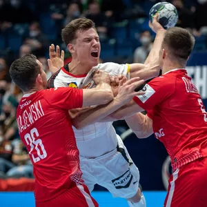 Steinert durfte bei der Handball EM nach zwei negativen PCR-Test wieder mitspielen.