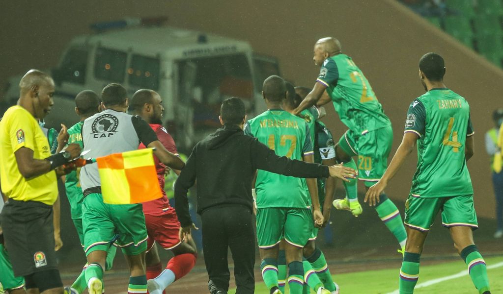 Die Komoren bejubeln ihren Erfolg gegen Ghana.