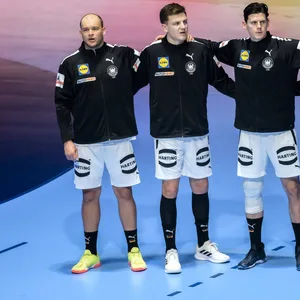 Paul Drux (l.) hätte sich in den Dienst der Mannschaft gestellt und wäre ins Tor gegangen.