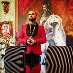 Harald Glööckler gibt sich schon im Vorfeld royal.