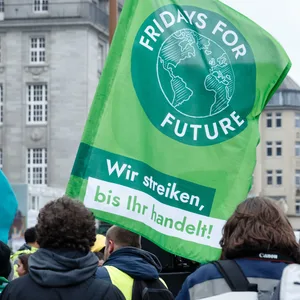 Statt am Freitag in Hamburg wie gewohnt für das Klima zu streiken, ruft die Bewegung „Fridays for Future“ dazu auf, sich aus Solidarität mit der Ukraine einer Friedens-Demo anzuschließen. (Symbolbild)