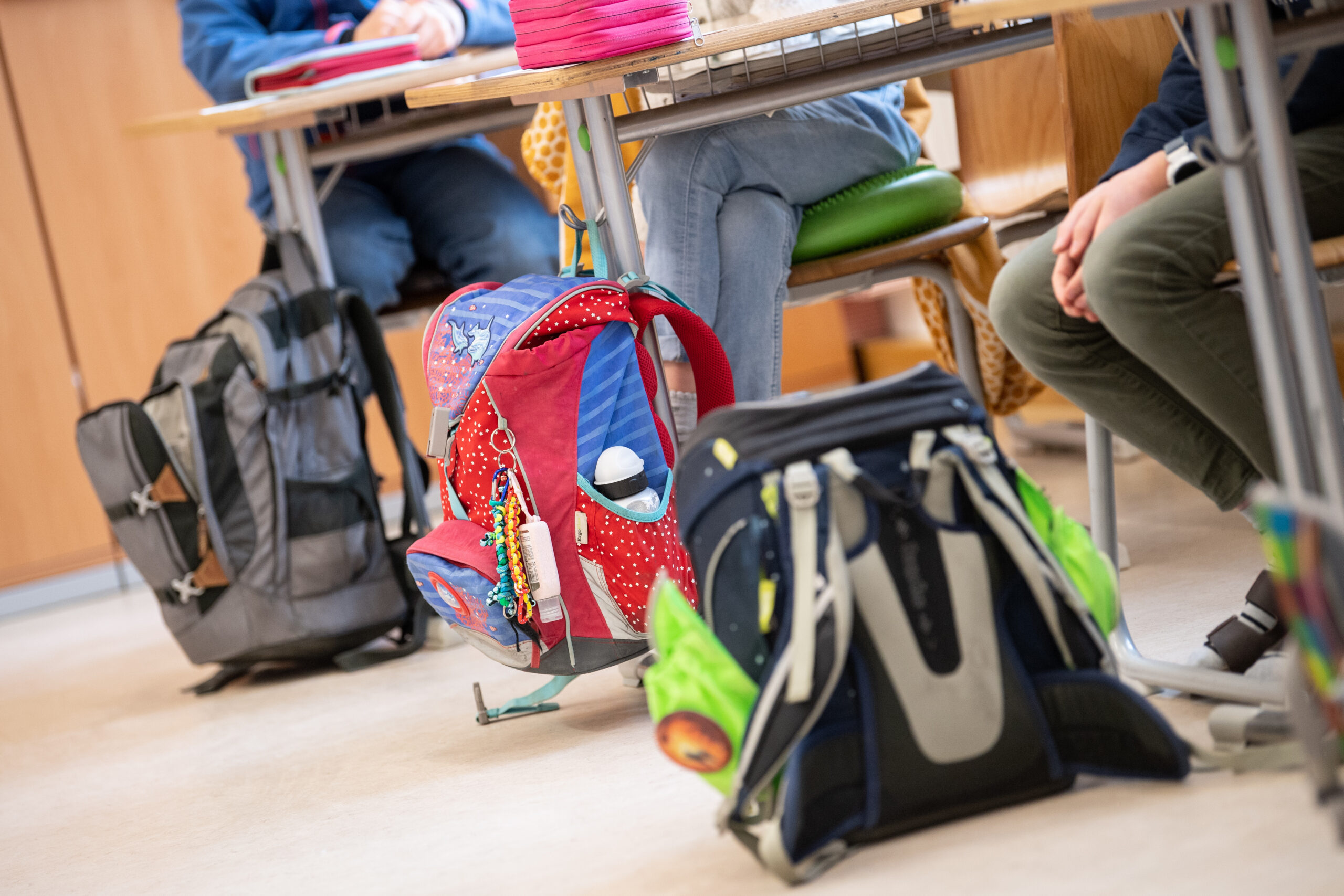 Hamburger Schüler:innen sollten von peinlichen Momenten berichten – Lehrer angezeigt. (Symbolbild)