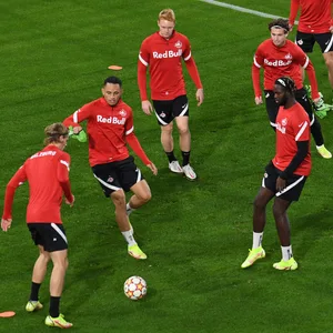 Der RB Salzburg meldete 15 neue Corona-Infektionen bei Spielern und Betreuern.
