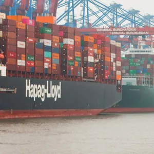 Das Containerschiff Tihama der Reederei Hapag-Lloyd.