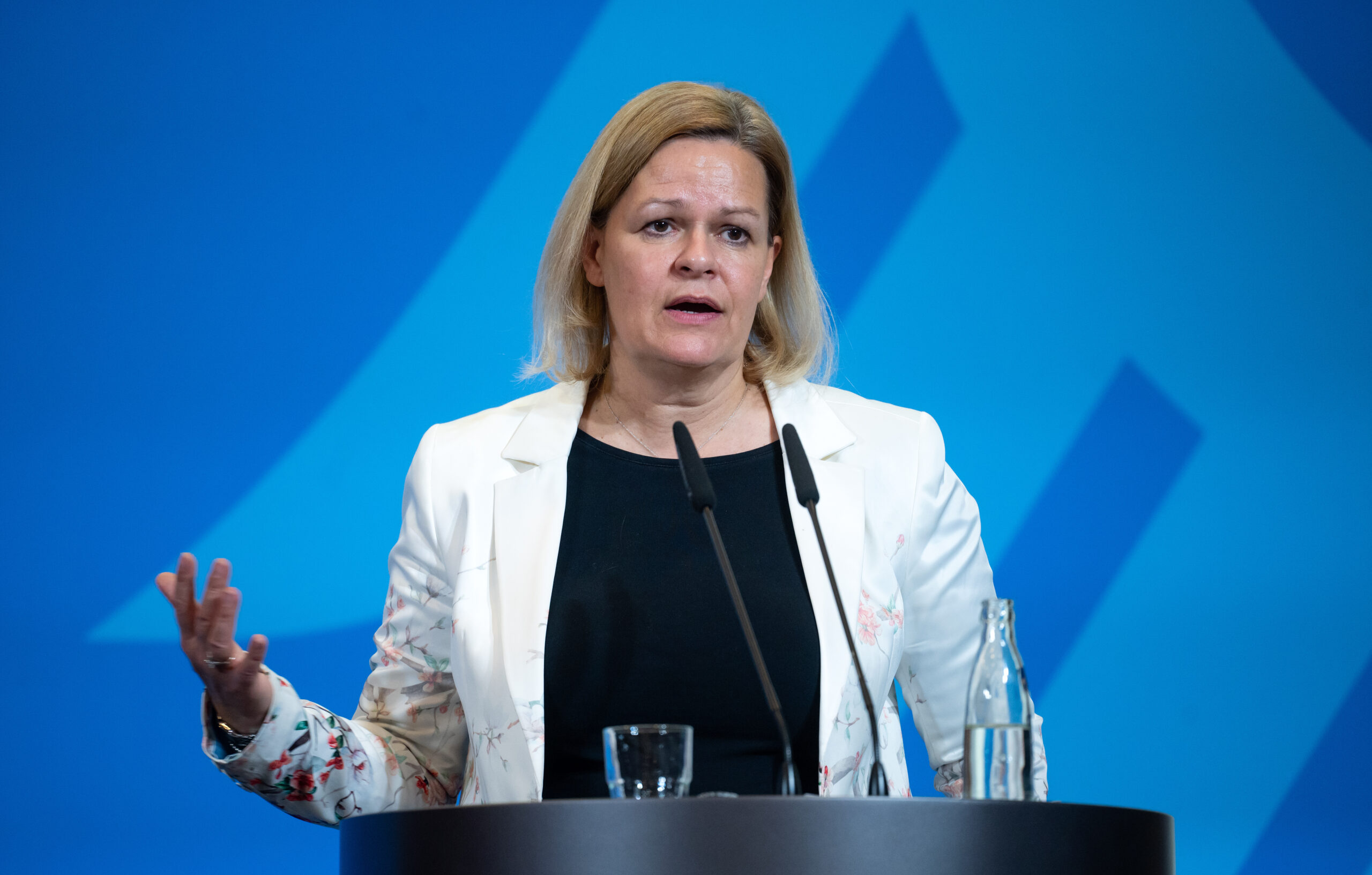 Nancy Faeser (SPD), Bundesministerin für Inneres und Heimat, äußert sich bei einer Pressekonferenz im Januar 2022.