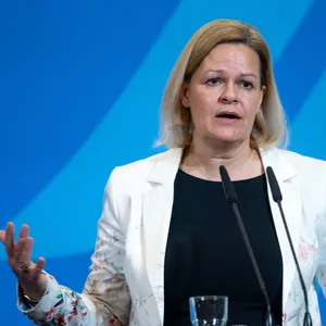 Nancy Faeser (SPD), Bundesministerin für Inneres und Heimat, äußert sich bei einer Pressekonferenz im Januar 2022.
