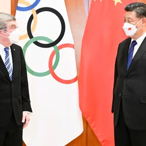 Thomas Bach (links), Präsident des IOC zusammen mit Xi Jingping, Staatspräsident von China.