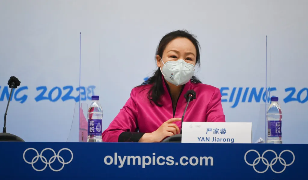 Die chinesische Sprecherin Yan Jiarong hatte auf der Pressekonferenz mehrmals eingegriffen.