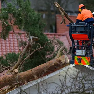 Der Sturm „Ylenia“ sorgt für viele Schäden im Norden. Doch welche Versicherung greift wann?