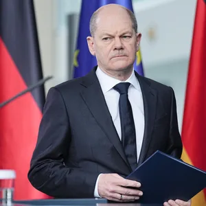 Olaf Scholz (SPD) kurz nach dem Einmarsch der russischen Truppen in die Ukraine. Nun hat er seinen Putin-Kurs grundlegend geändert.