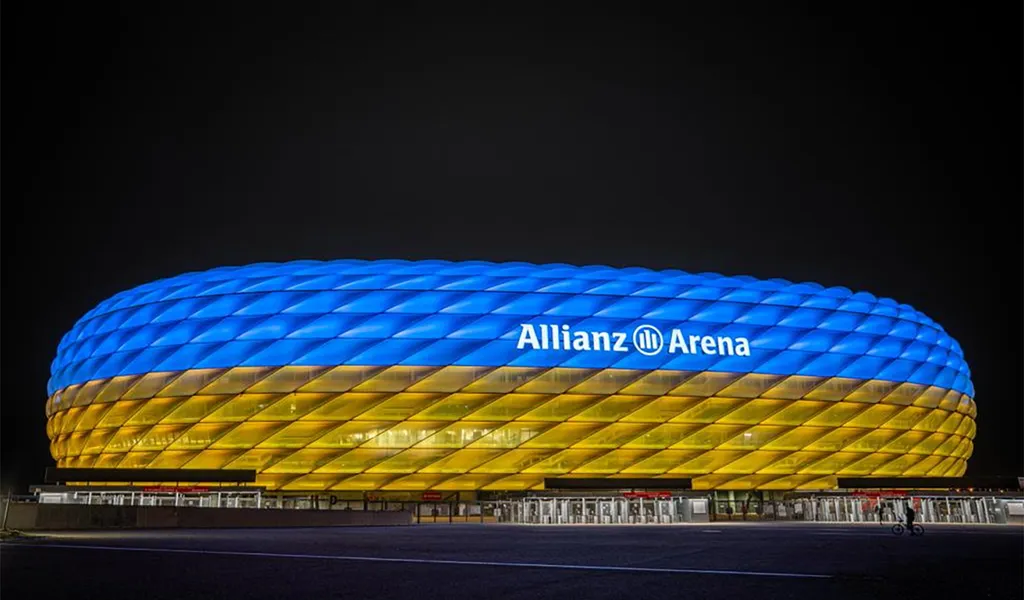 Am Samstagabend leuchtete die Allianz-Arena in München in den Farben der Ukraine.