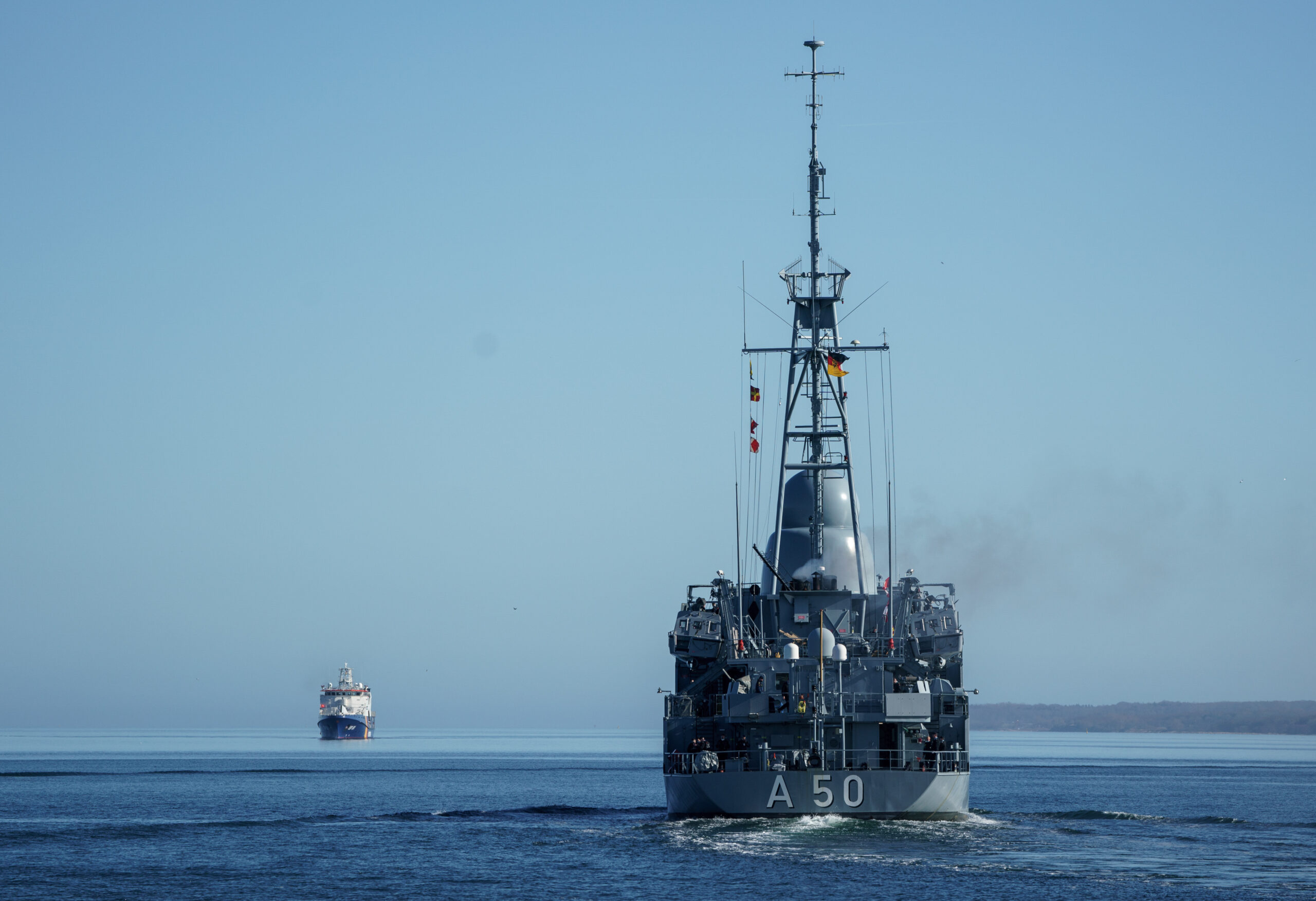 Das Flottendienstboot „Alster“ läuft zur Verstärkung der Nato-Nordflanke aus dem Marinehafen aus.