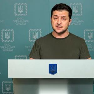 Abgekämpft aber standhaft: Ukraines Präsident Wolodymyr Selenskyj bei seiner Video-Ansprache.