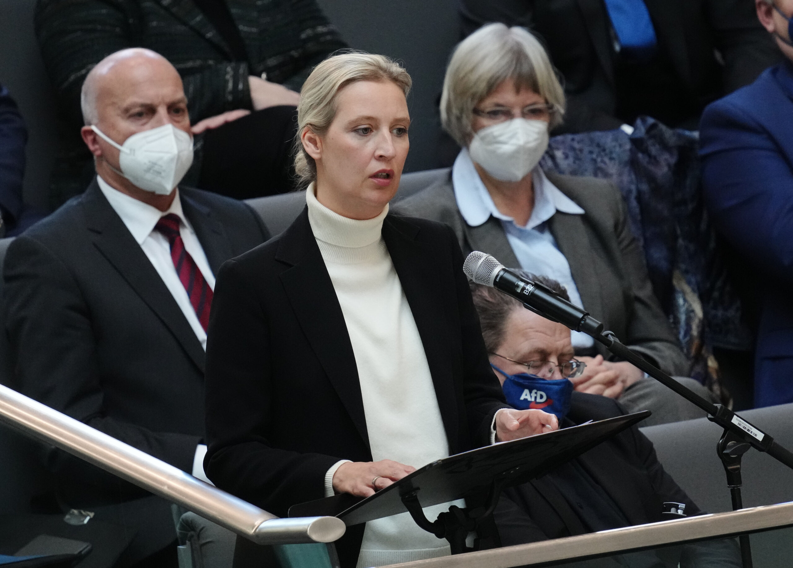 Alice Weidel, Fraktionsvorsitzende der AfD, spricht während der Sondersitzung des Bundestags zum Krieg in der Ukraine.