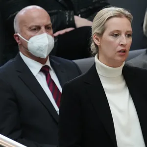 Alice Weidel, Fraktionsvorsitzende der AfD, spricht während der Sondersitzung des Bundestags zum Krieg in der Ukraine.