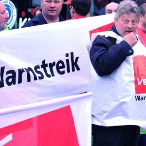 Verdi hat die Busfahrer in mehreren Städten Schleswig-Holsteins zum Streik aufgerufen. (Archivbild)