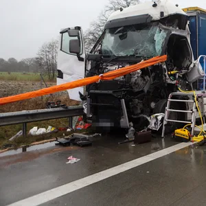 Auf der A7 kurz vor Hamburg kam es zu einem tödlichen Verkehrsunfall.
