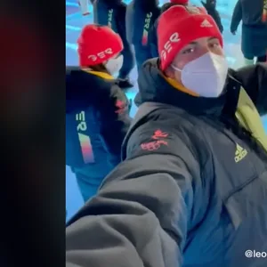 Snowboarder Leon Vockensperger filmte die olympische Eröffnungsfeier mit seinem Handy.