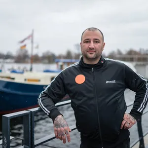 Er rettete Menschen aus der Seenot – jetzt drohen Dariush Beigui 20 Jahre Haft.