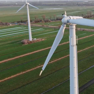 Durch starke Sturmböen brach am Wochenende der Flügel eines Windrads in Schleswig-Holstein ab.