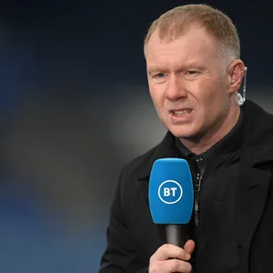Mittelfeld-Legende von Manchester United, Paul Scholes, hat den Interimscoach Ralf Rangnick kritisiert.