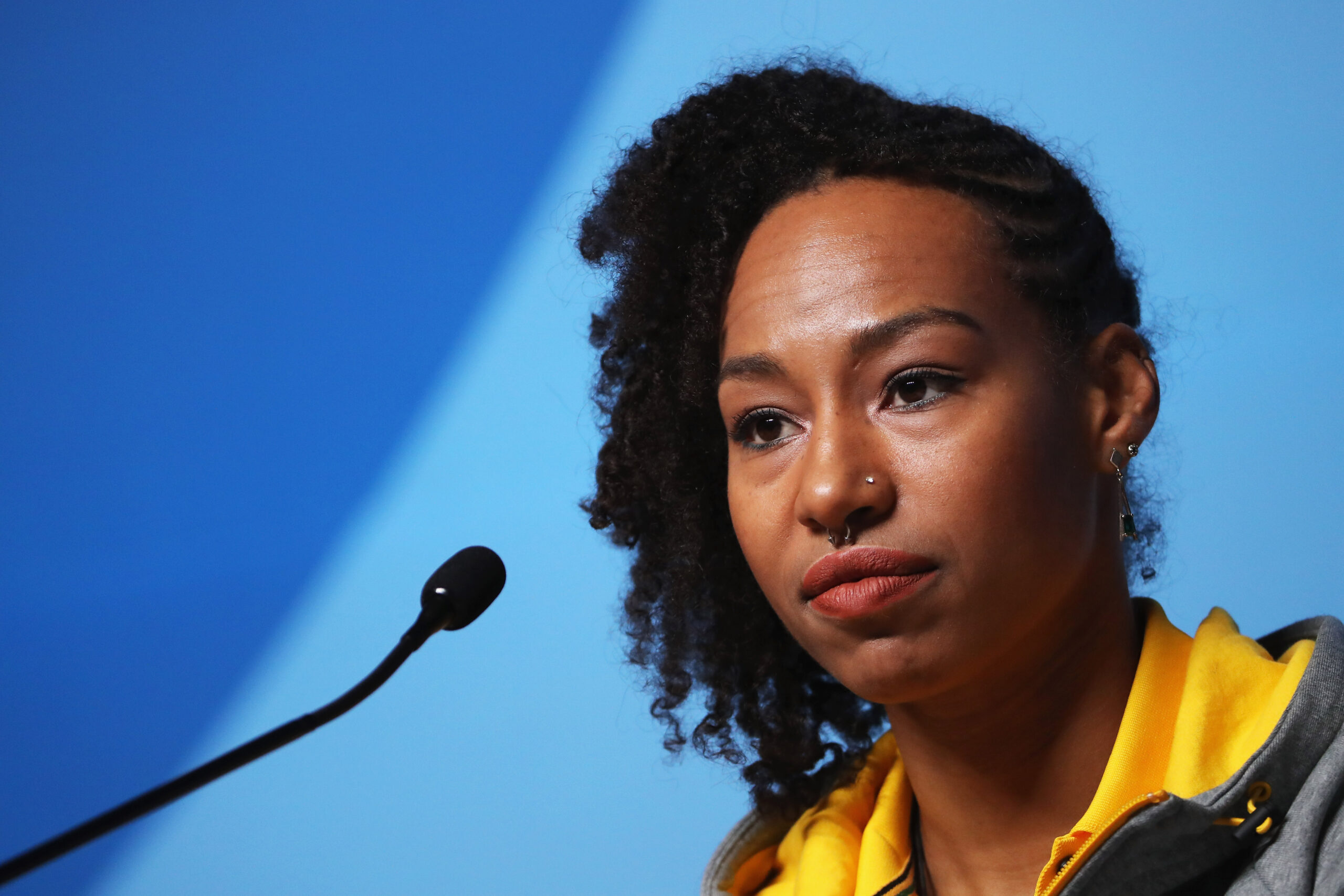 Jamaikas Fahnenträgerin Jazmine Fenlator-Victorian