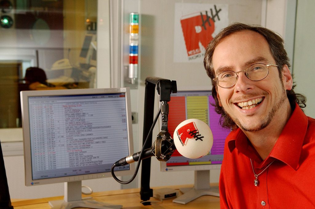 Immer gut gelaunt, trotz der kurzen Nächte: Radiomoderator John Ment