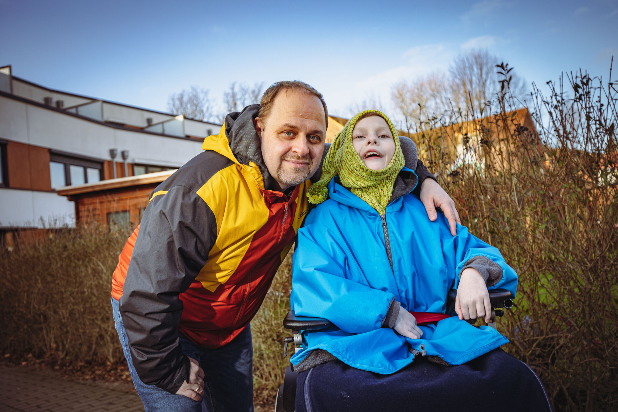 Vater Tobias Joneit (45) macht sich Sorgen um Sohn Till (12), wenn er in die Schule muss.
