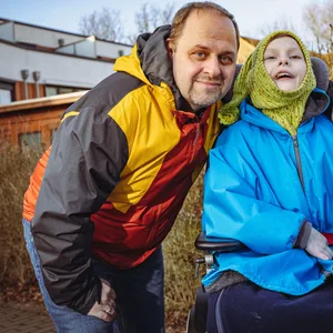 Vater Tobias Joneit (45) macht sich Sorgen um Sohn Till (12), wenn er in die Schule muss.