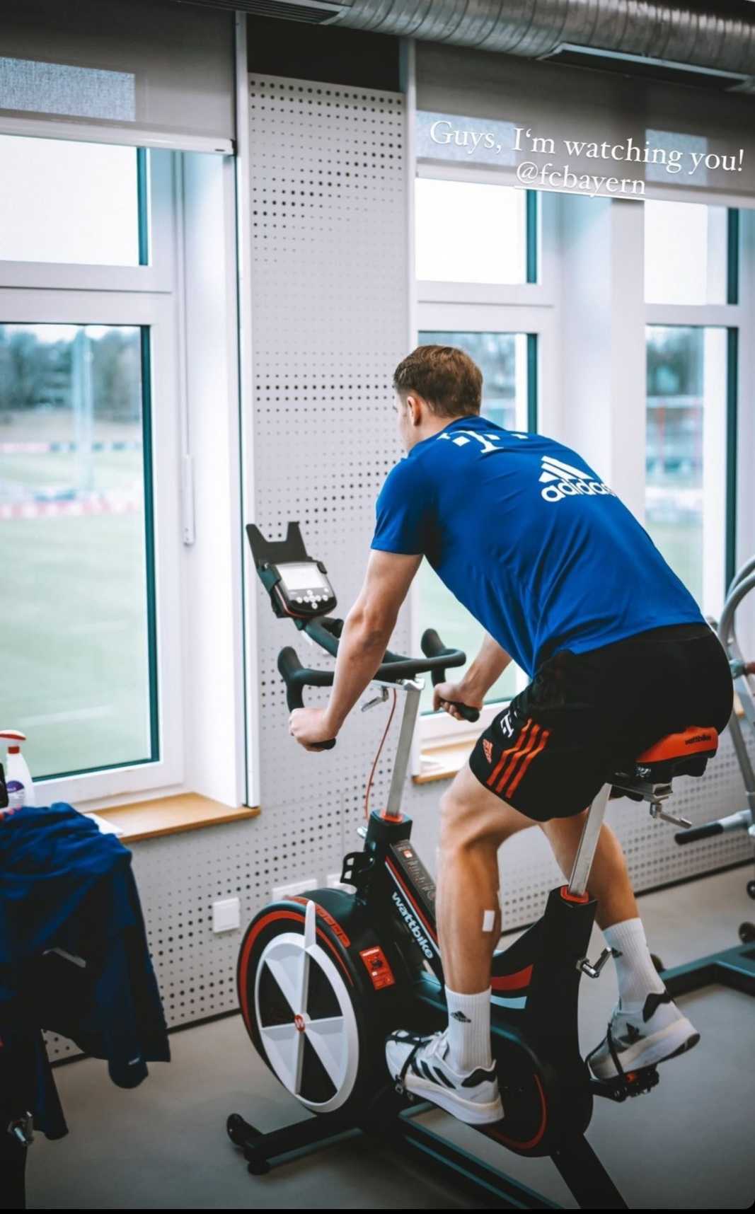 FC Bayern: Manuel Neuer meldete sich mit Instagram-Stories aus der Reha.