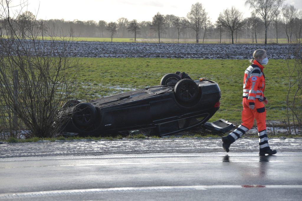 Ein Auto schleuderte von der A1 in einen Seitengraben.