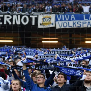 Die Fans des HSV freuen sich aufs Nord-Derby gegen Bremen.