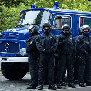 Das Derby des HSV gegen Werder steht unter besonderer Beobachtung der Polizei.