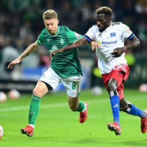 Bakery Jatta (hier gegen Bremens Weiser) ist schon heiß aufs nächste Nord-Derby.
