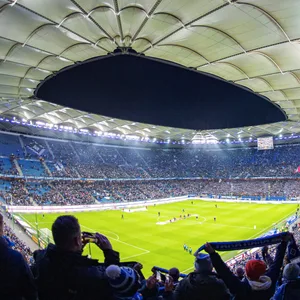 Im Volksparkstadion ist Platz für 57.000 Zuschauer.