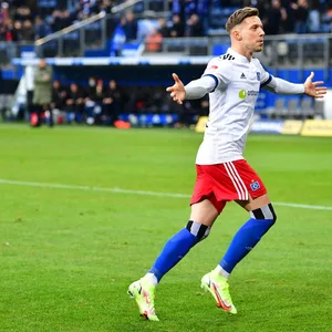 Sonny Kittel traf am 20. November 2021 gegen Regensburg letztmalig für den HSV.