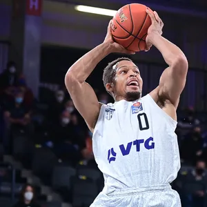 Towers-Profi Jaylon Brown