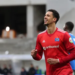 Das letzte Spitzenspiel der Zweiten Liga gab es für den HSV in Darmstadt. Stürmer Robert Glatzel traf beim 5:0-Sieg vierfach.