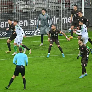 FC St. Pauli gegen Hannover 96
