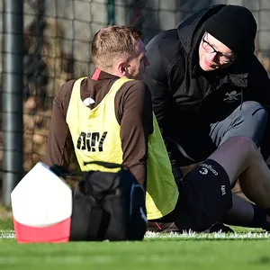 St. Pauli-Profi Sebastian Ohlsson verletzt sich im Training
