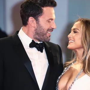 Ben Affleck und Jennifer Lopez im Sommer auf einer Filmpremiere.